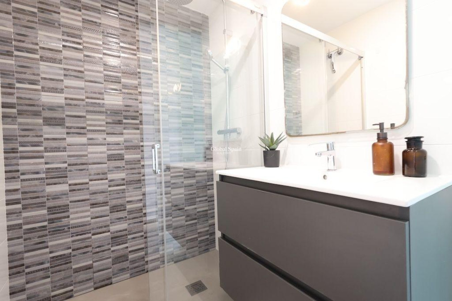 Revente - APPARTEMENT -
PILAR DE LA HORADADA - Costa Blanca