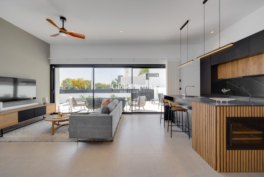 Revente - APPARTEMENT -
PILAR DE LA HORADADA - Costa Blanca