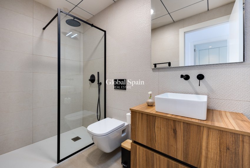 Revente - APPARTEMENT -
PILAR DE LA HORADADA - Costa Blanca