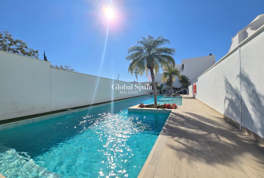 Revente - APPARTEMENT -
PILAR DE LA HORADADA - Costa Blanca