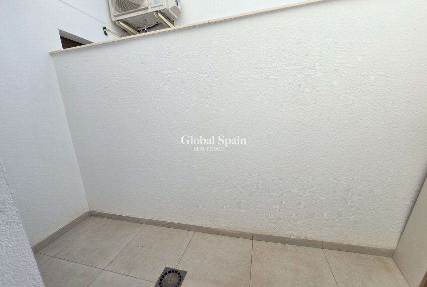 Revente - APPARTEMENT -
PILAR DE LA HORADADA - Costa Blanca