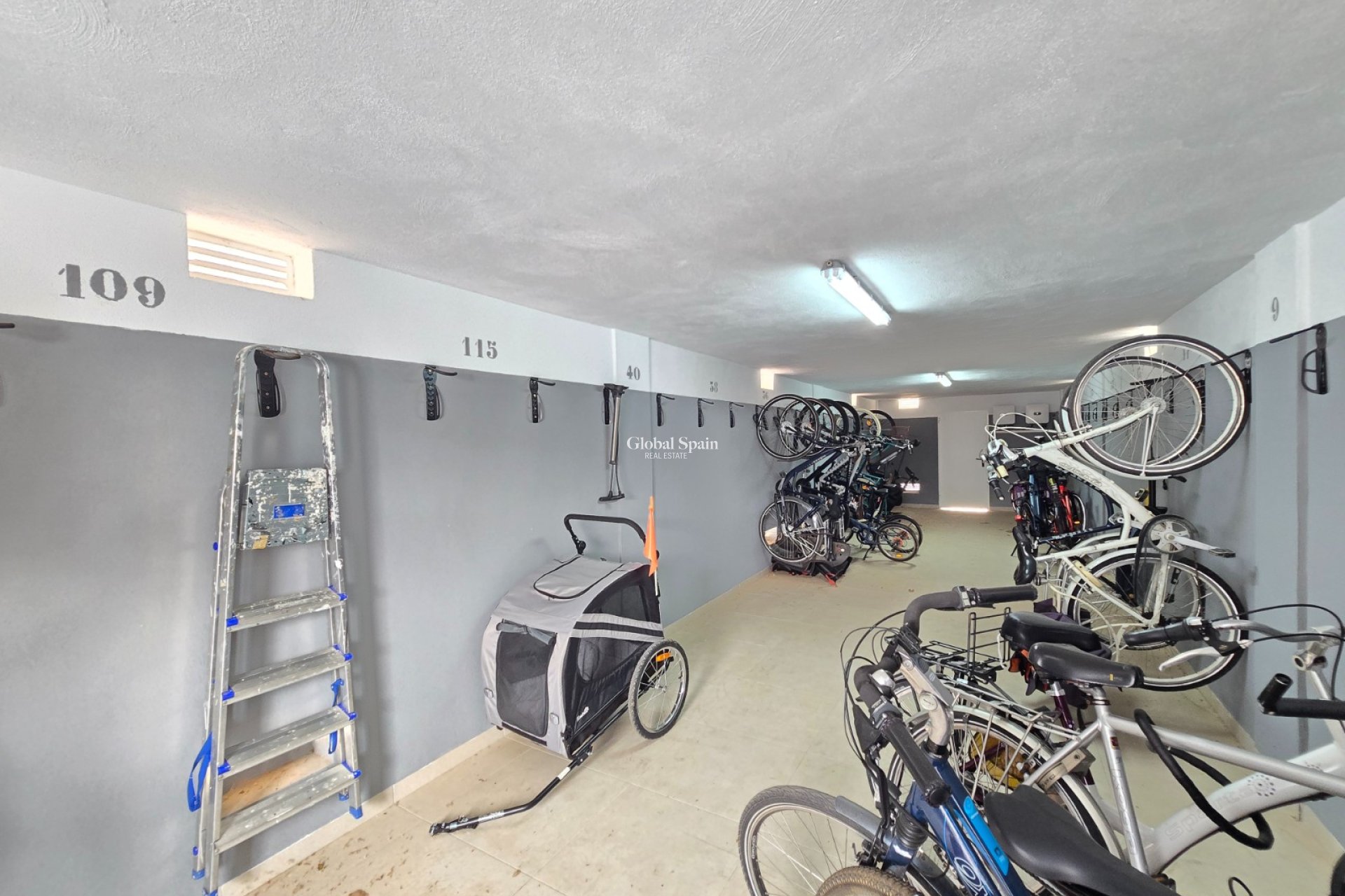 Revente - APPARTEMENT -
PILAR DE LA HORADADA - Costa Blanca