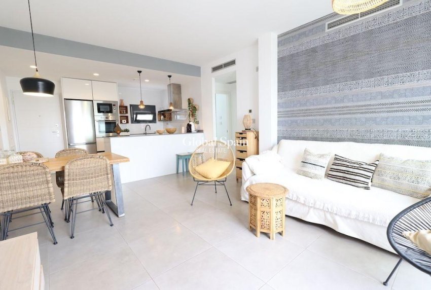 Revente - APPARTEMENT -
PILAR DE LA HORADADA - Costa Blanca