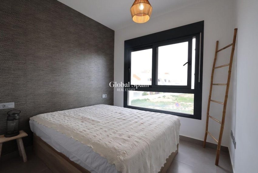 Revente - APPARTEMENT -
PILAR DE LA HORADADA - Costa Blanca