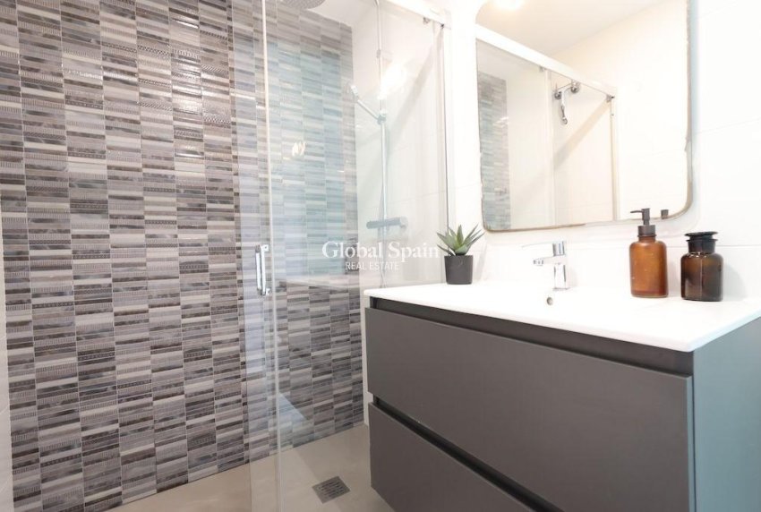 Revente - APPARTEMENT -
PILAR DE LA HORADADA - Costa Blanca