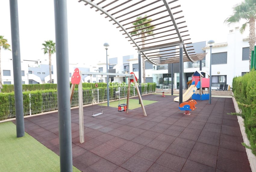 Revente - APPARTEMENT -
PILAR DE LA HORADADA - Costa Blanca