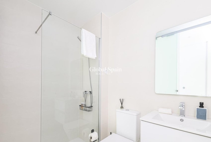 Revente - APPARTEMENT -
PILAR DE LA HORADADA - Costa Blanca