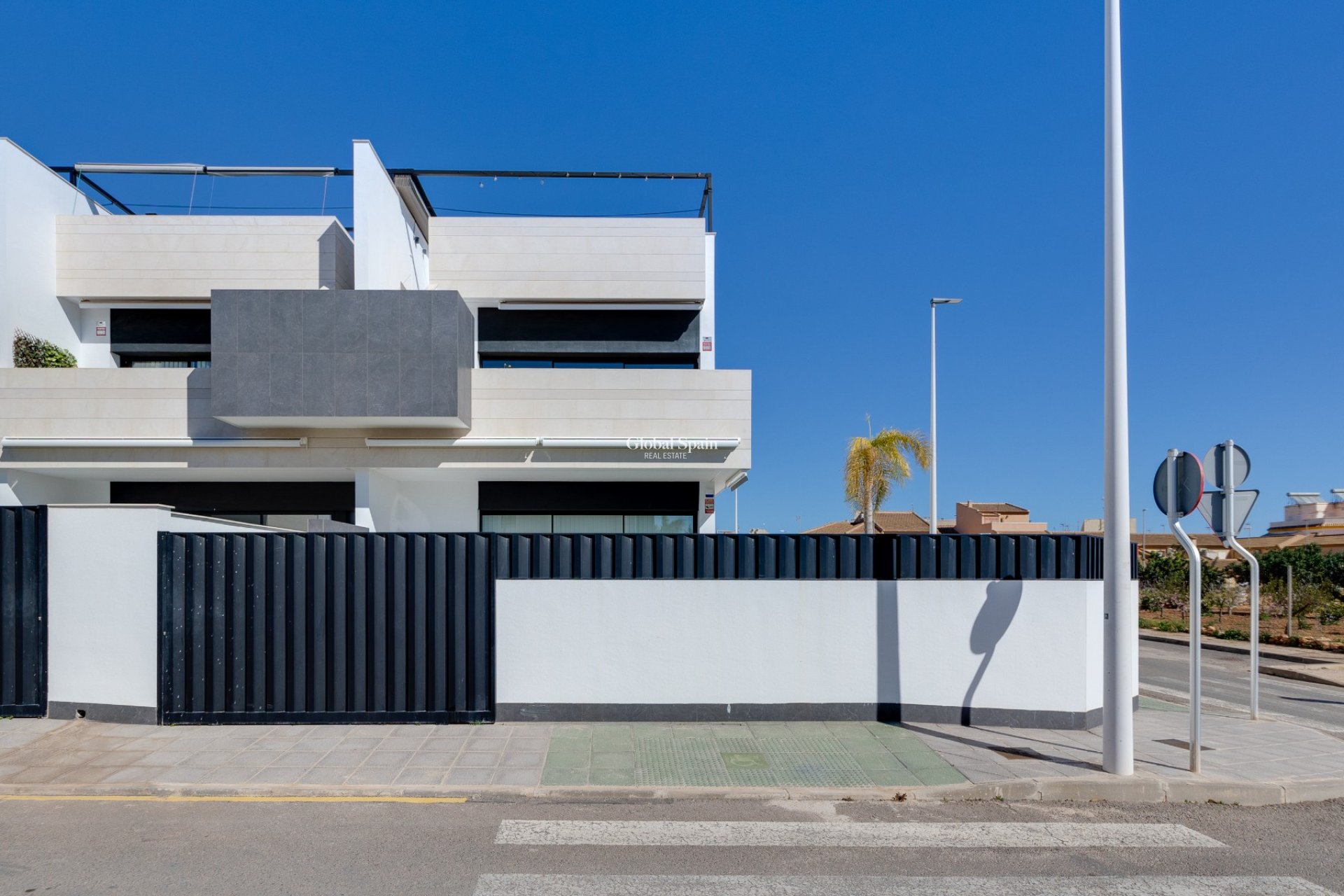 Revente - APPARTEMENT -
PILAR DE LA HORADADA - Costa Blanca