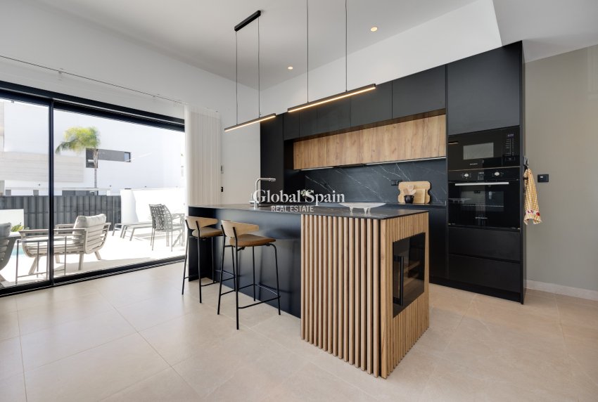 Revente - APPARTEMENT -
PILAR DE LA HORADADA - Costa Blanca