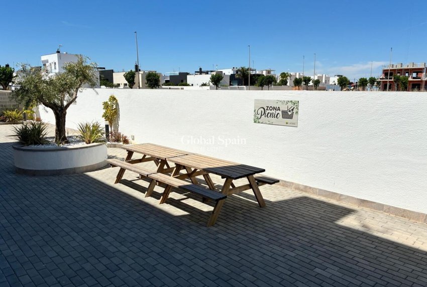 Revente - APPARTEMENT -
PILAR DE LA HORADADA - Costa Blanca