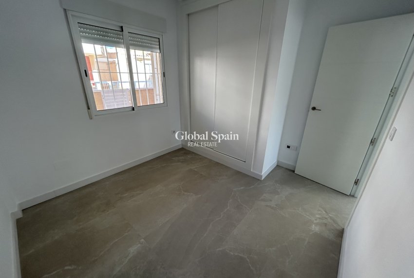 Revente - APPARTEMENT -
PILAR DE LA HORADADA - Costa Blanca
