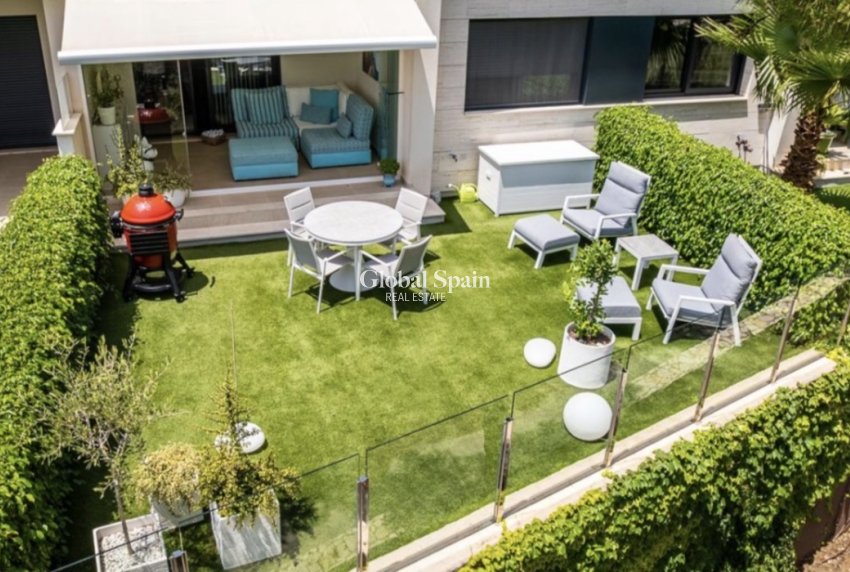 Revente - APPARTEMENT -
PILAR DE LA HORADADA - Costa Blanca
