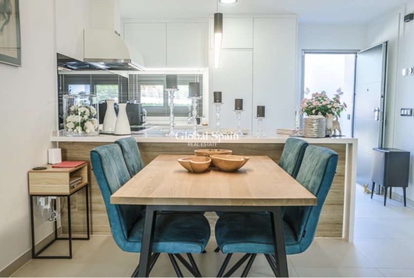 Revente - APPARTEMENT -
PILAR DE LA HORADADA - Costa Blanca