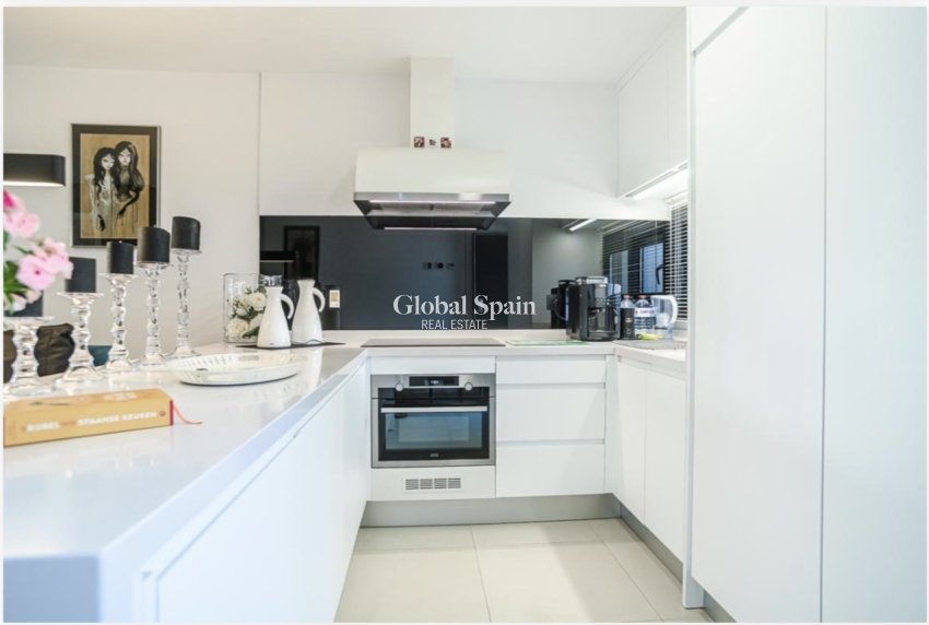 Revente - APPARTEMENT -
PILAR DE LA HORADADA - Costa Blanca