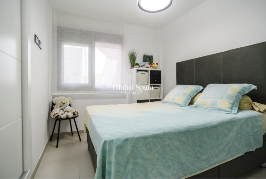 Revente - APPARTEMENT -
PILAR DE LA HORADADA - Costa Blanca