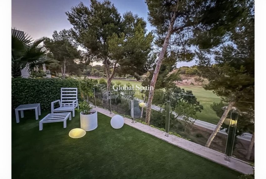 Revente - APPARTEMENT -
PILAR DE LA HORADADA - Costa Blanca