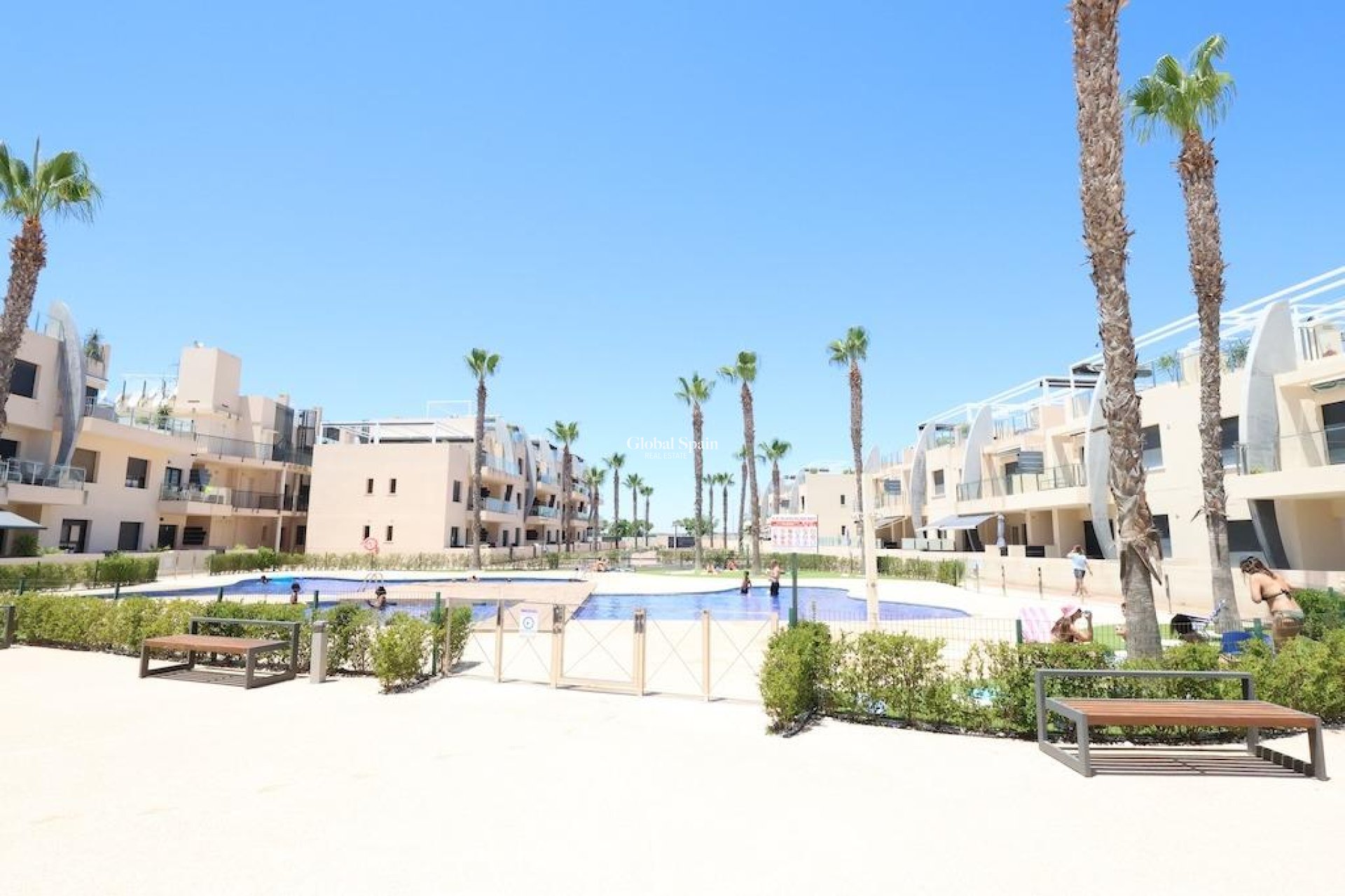 Revente - APPARTEMENT -
PILAR DE LA HORADADA - Costa Blanca