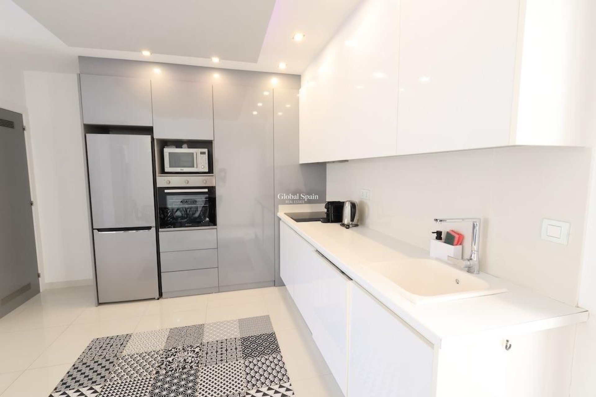Revente - APPARTEMENT -
PILAR DE LA HORADADA - Costa Blanca
