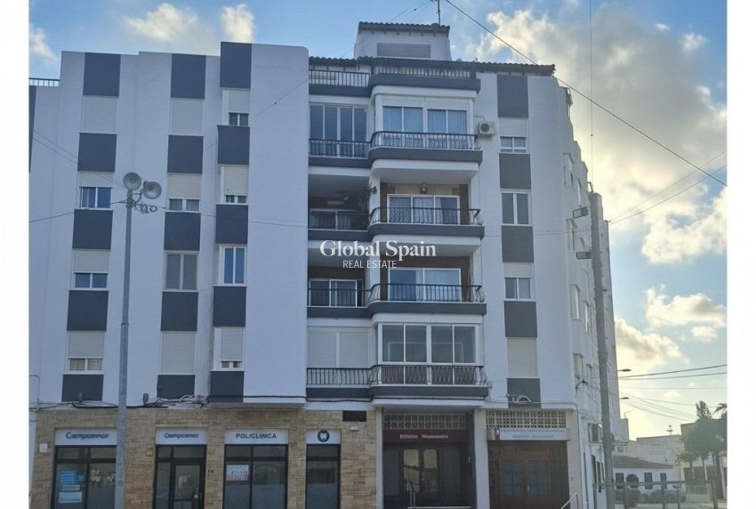 Revente - APPARTEMENT -
PILAR DE LA HORADADA - Costa Blanca