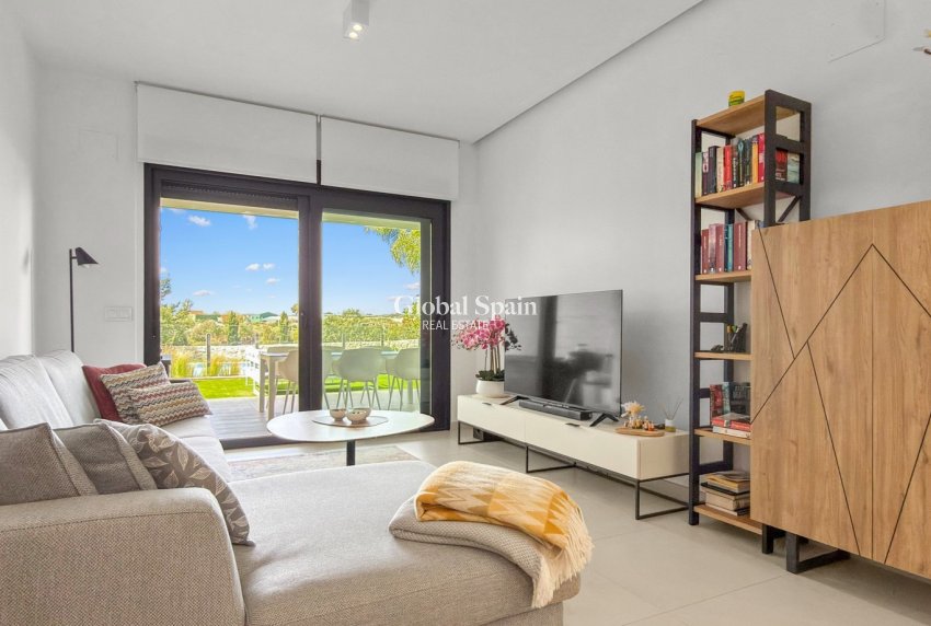 Revente - APPARTEMENT -
PILAR DE LA HORADADA - Costa Blanca