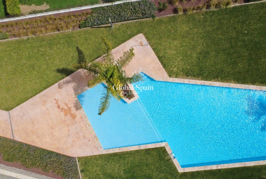 Revente - APPARTEMENT -
PILAR DE LA HORADADA - Costa Blanca