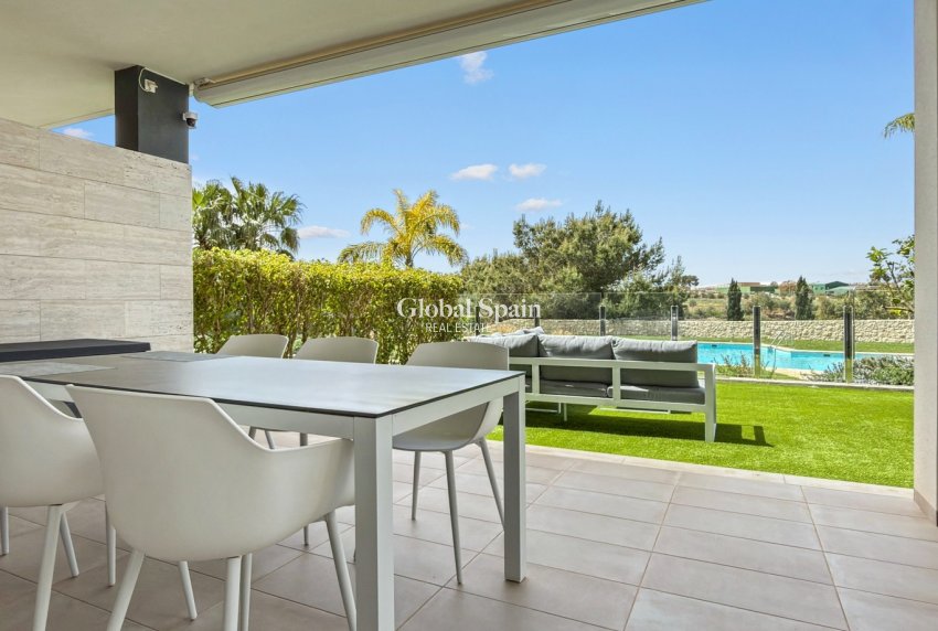 Revente - APPARTEMENT -
PILAR DE LA HORADADA - Costa Blanca