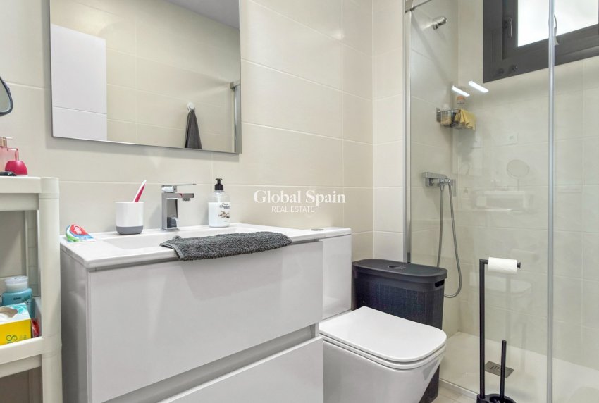 Revente - APPARTEMENT -
PILAR DE LA HORADADA - Costa Blanca