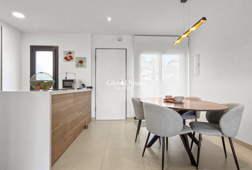 Revente - APPARTEMENT -
PILAR DE LA HORADADA - Costa Blanca