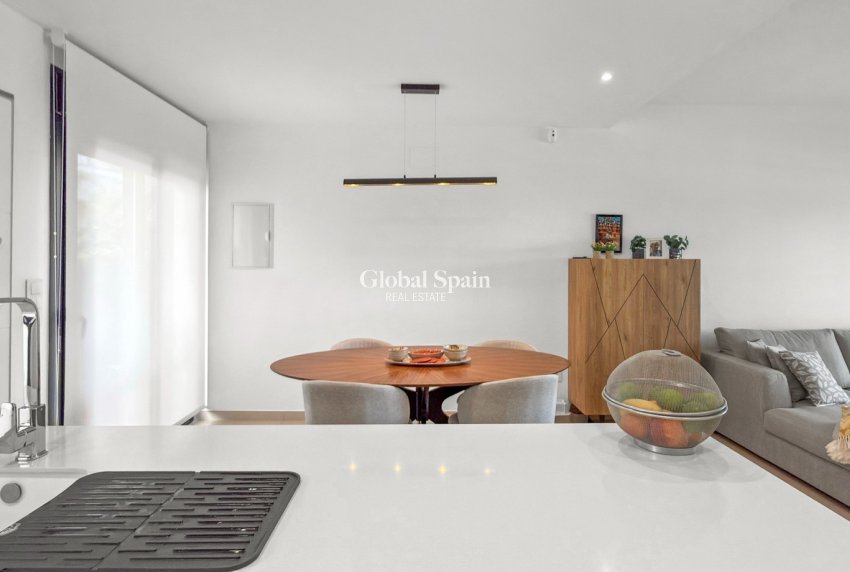 Revente - APPARTEMENT -
PILAR DE LA HORADADA - Costa Blanca
