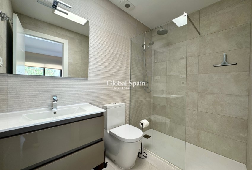 Revente - APPARTEMENT -
PILAR DE LA HORADADA - Costa Blanca