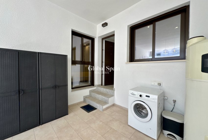 Revente - APPARTEMENT -
PILAR DE LA HORADADA - Costa Blanca