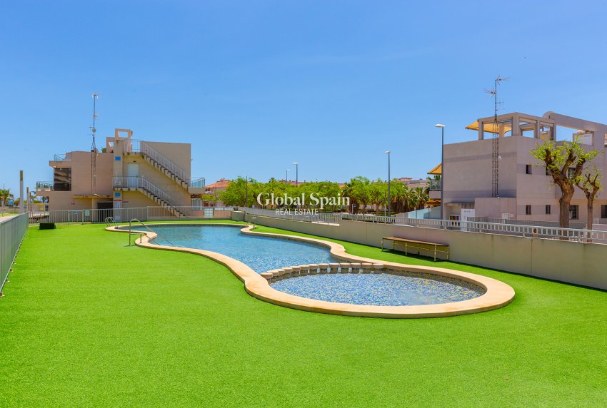 Revente - APPARTEMENT -
PILAR DE LA HORADADA - Costa Blanca