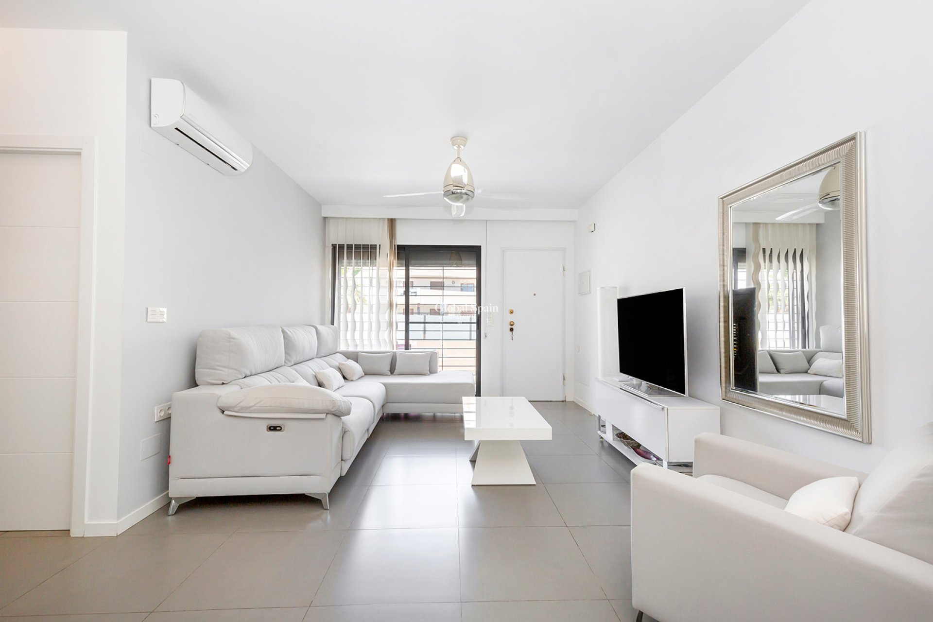 Revente - APPARTEMENT -
PILAR DE LA HORADADA - Costa Blanca