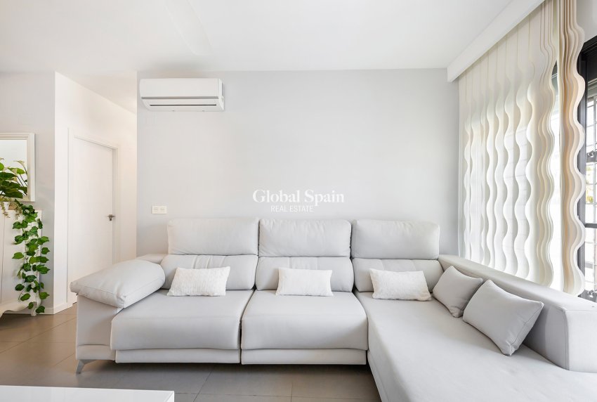 Revente - APPARTEMENT -
PILAR DE LA HORADADA - Costa Blanca