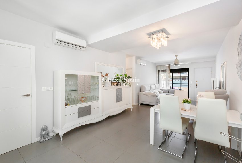 Revente - APPARTEMENT -
PILAR DE LA HORADADA - Costa Blanca