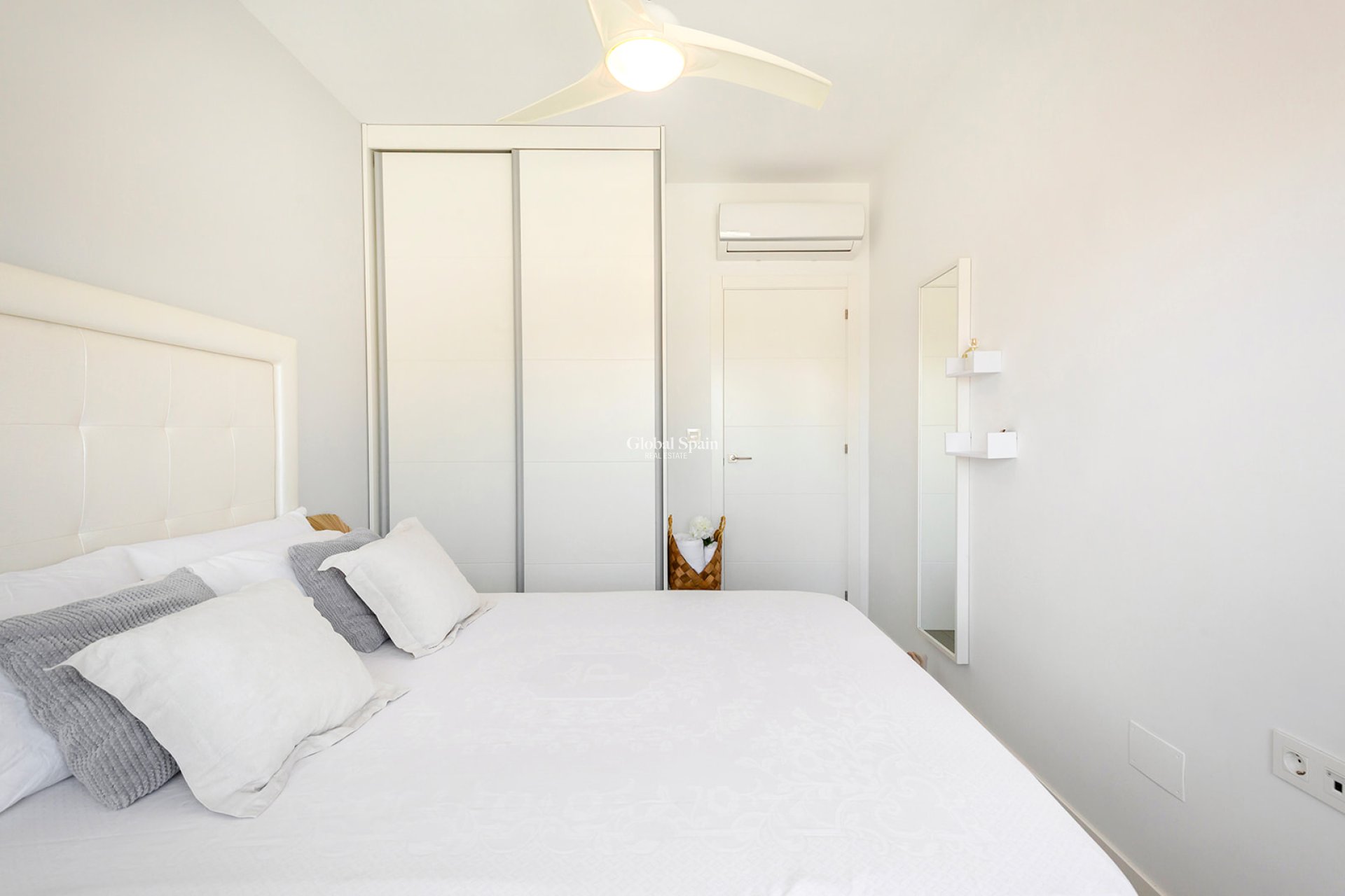 Revente - APPARTEMENT -
PILAR DE LA HORADADA - Costa Blanca