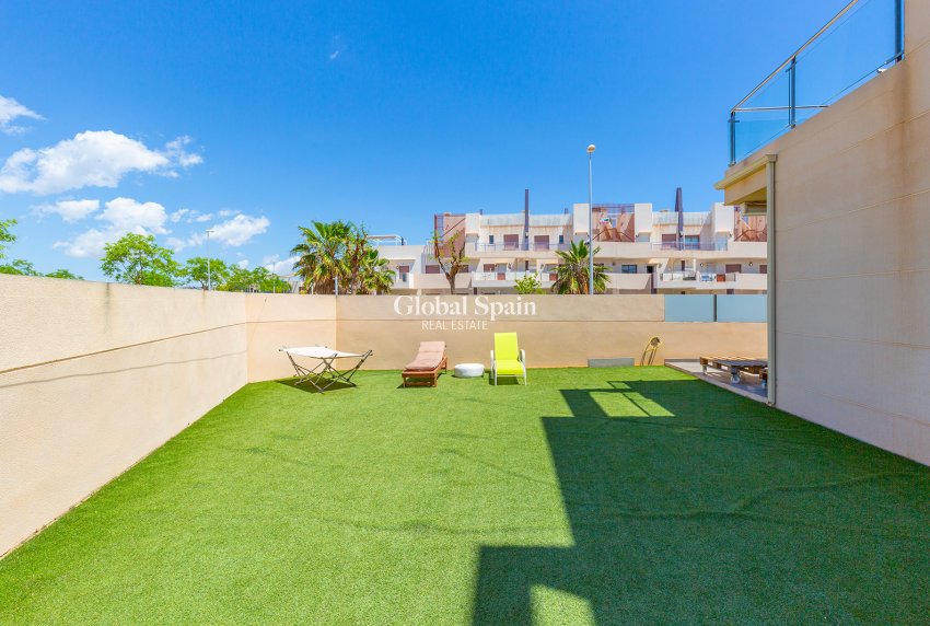 Revente - APPARTEMENT -
PILAR DE LA HORADADA - Costa Blanca