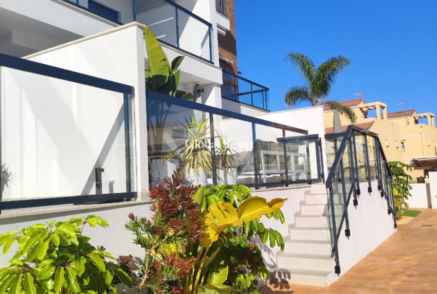 Revente - APPARTEMENT -
PILAR DE LA HORADADA - El Mojón