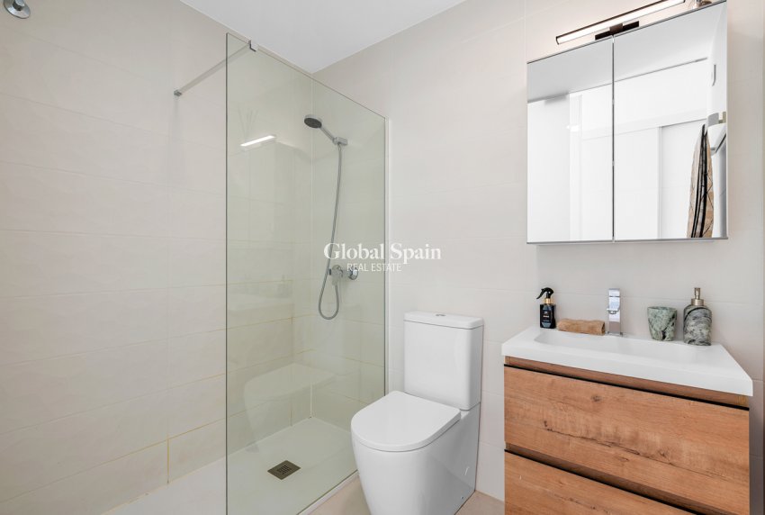 Revente - APPARTEMENT -
PILAR DE LA HORADADA - Lo Romero Golf