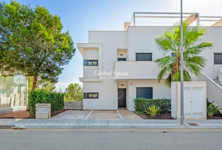 Revente - APPARTEMENT -
PILAR DE LA HORADADA - Lo Romero Golf