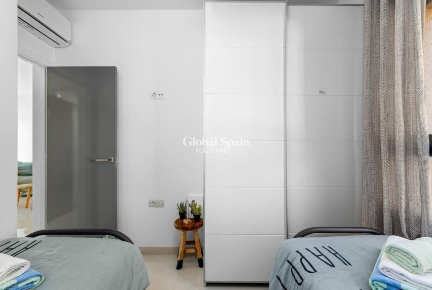 Revente - APPARTEMENT -
PILAR DE LA HORADADA - PUEBLO LATINO