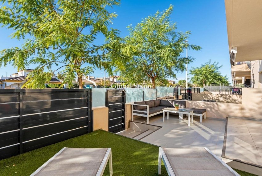 Revente - APPARTEMENT -
PILAR DE LA HORADADA - PUEBLO LATINO