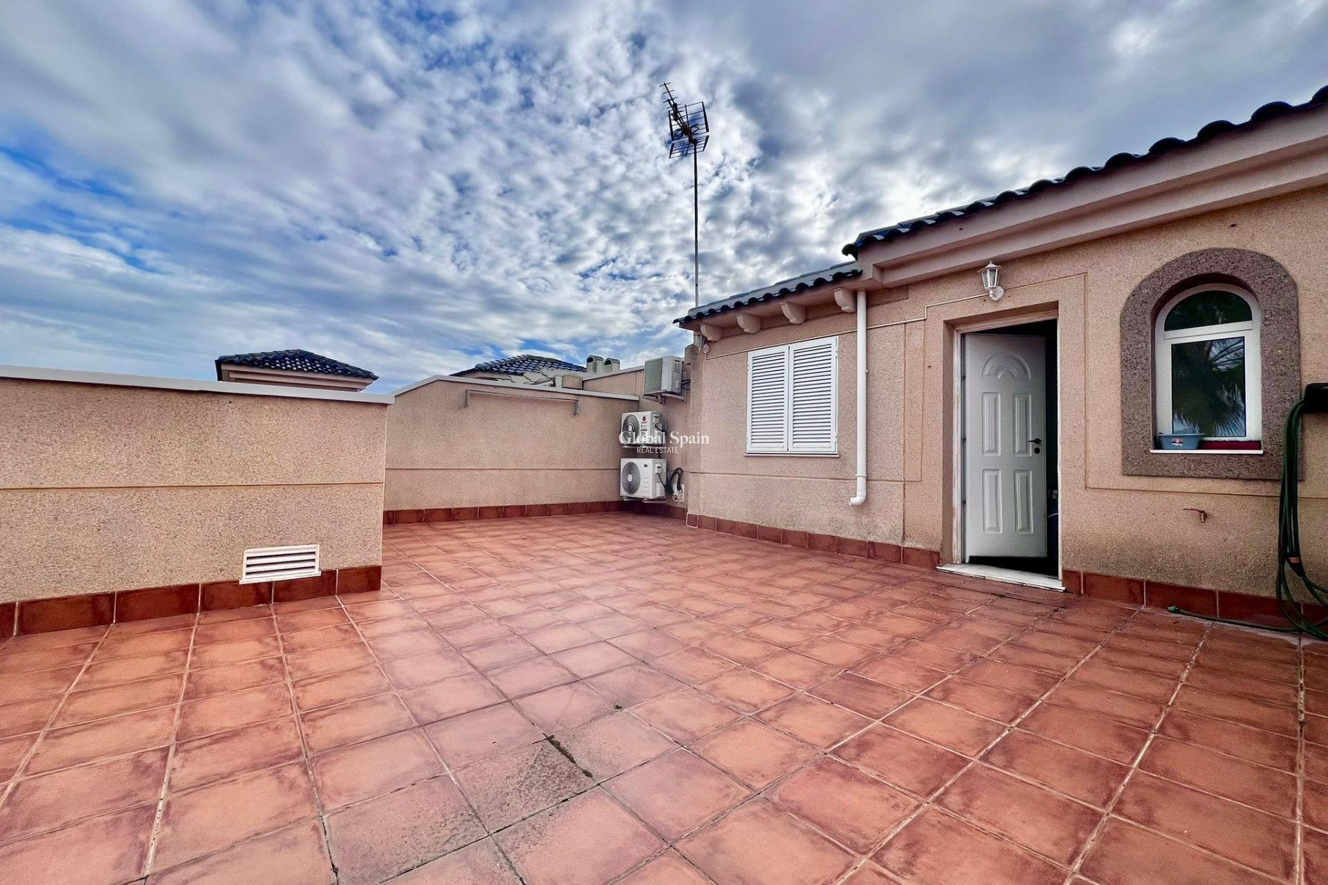 Revente - APPARTEMENT -
PILAR DE LA HORADADA - RioMar