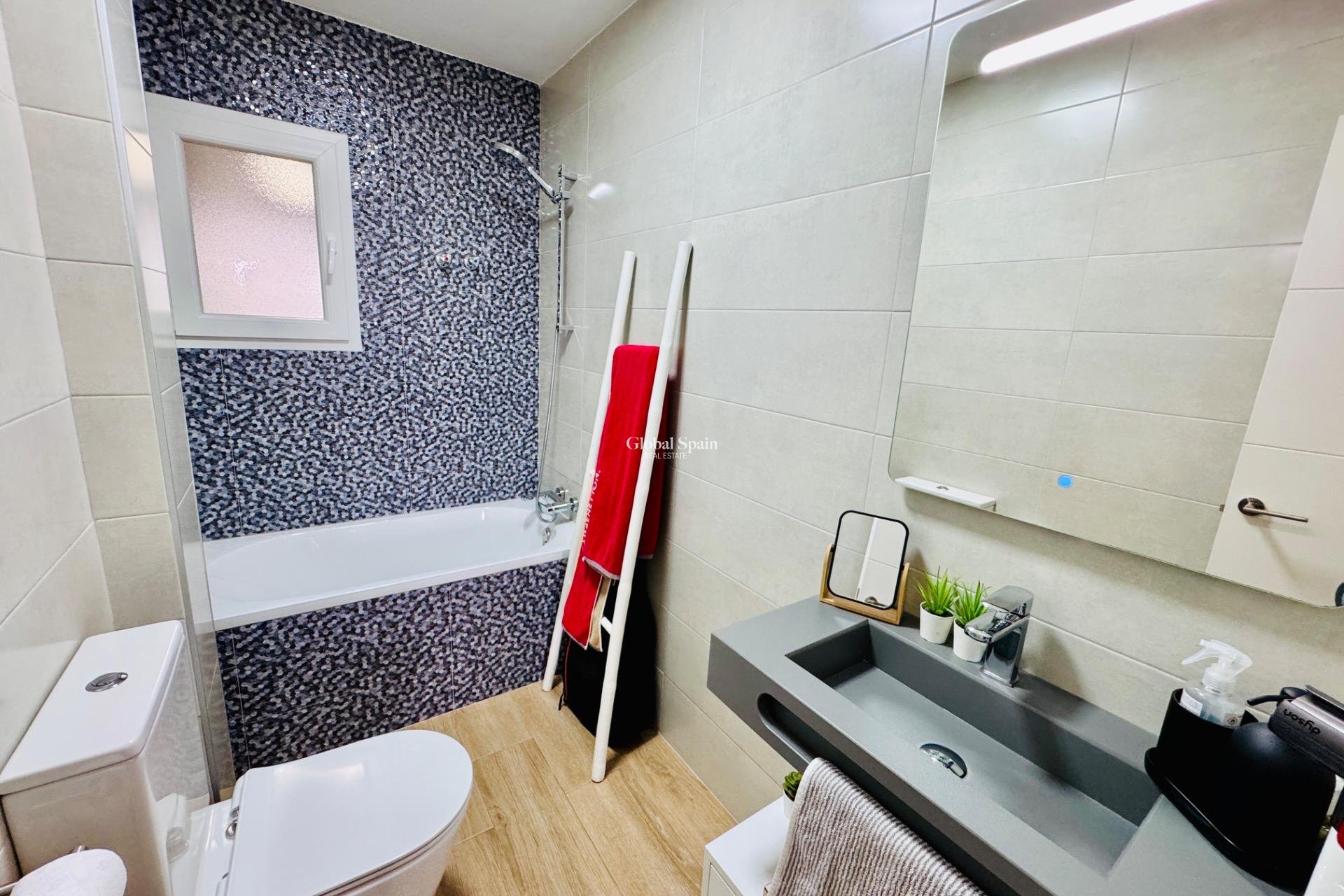 Revente - APPARTEMENT -
PILAR DE LA HORADADA - Zona Pueblo