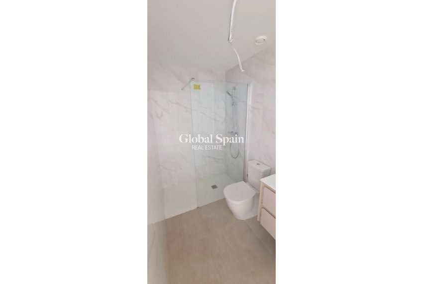 Revente - APPARTEMENT -
PLAYA FLAMENCA - Costa Blanca