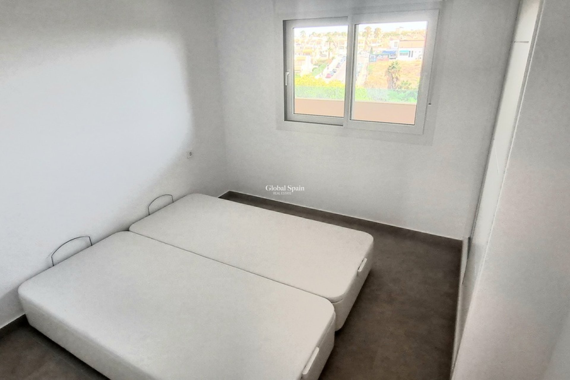 Revente - APPARTEMENT -
PLAYA FLAMENCA - Costa Blanca