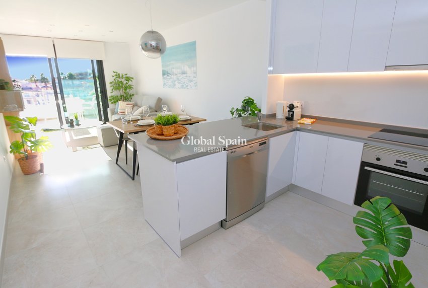 Revente - APPARTEMENT -
PLAYA FLAMENCA - Costa Blanca