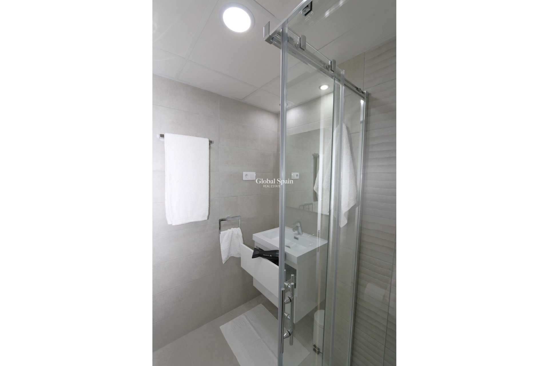 Revente - APPARTEMENT -
PLAYA FLAMENCA - Costa Blanca