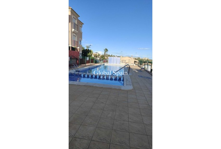 Revente - APPARTEMENT -
PLAYA FLAMENCA - Costa Blanca