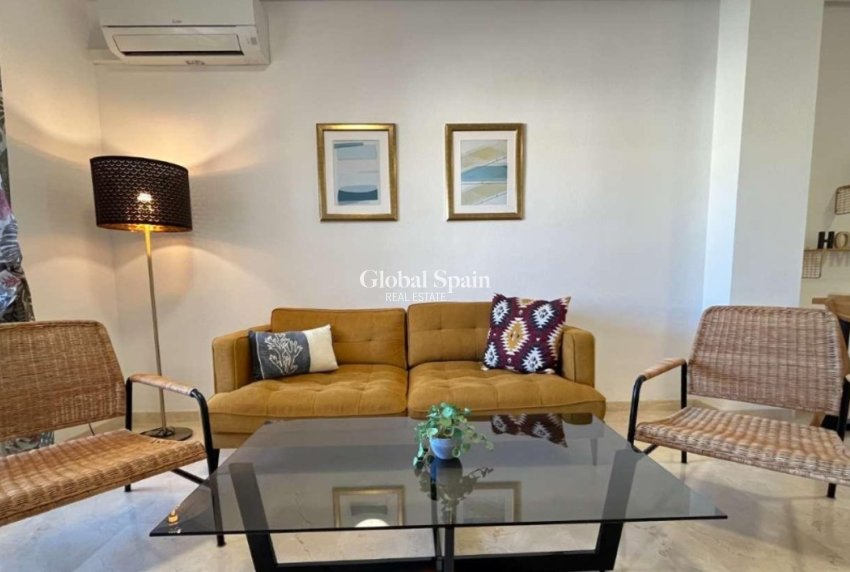 Revente - APPARTEMENT -
PLAYA FLAMENCA - Costa Blanca